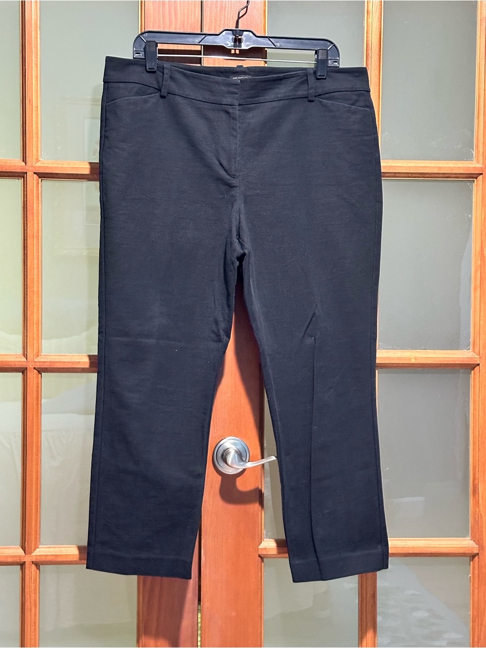 Ann Taylor Black Cropped Straight-Leg Stretch pants (Sz. 14P)